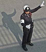 Asienreisender - Whistling Policeman