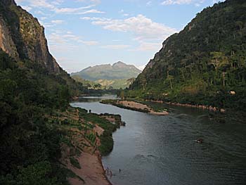 Nam Ou River by Asienreisender