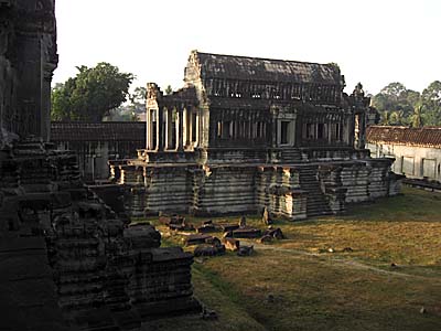 Library of Angkor Wat by Asienreisender