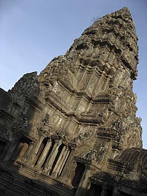 Central Tower (Prasat) of Angkor Wat by Asienreisender