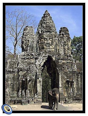 Angkor Thom's South Gate by Asienreisender
