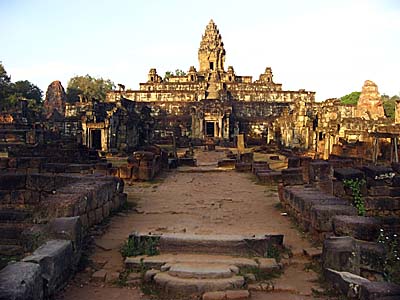 Rulous Temple by Asienreisender