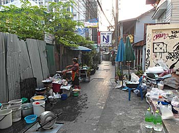 Outdoor Kitchen in Bangkok by Asienreisender