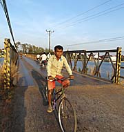 Kampot's old Bridge by Asienreisender