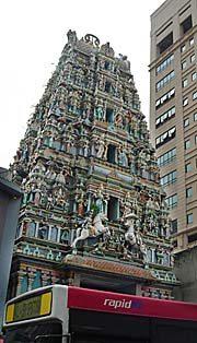 'Hindu Temple in Kuala Lumpur' by Asienreisender