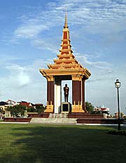 'Sihanouk Memorial in Phnom Penh' by Asienreisender