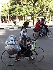 Poverty in Vientiane by Asienreisender