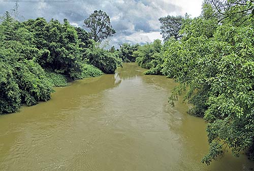'A Confluence of Chanthaburi River' by Asienreisender