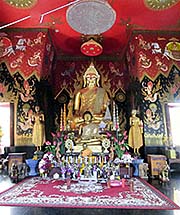 'The Buddha inside Wat Burapharam' by Asienreisender