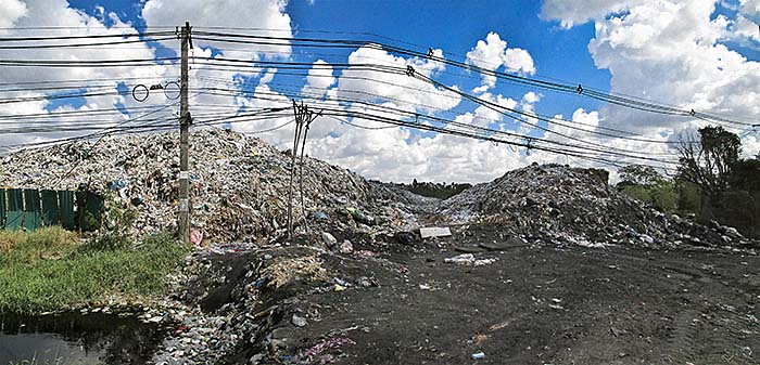 'Roi Et's  Waste Disposal Site' by Asienreisender