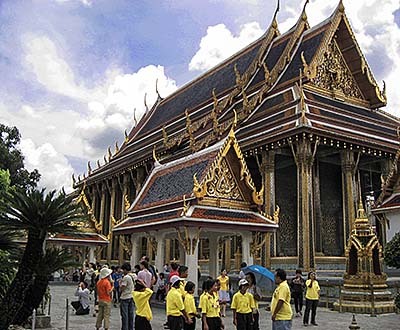 'Wat Phra Kaeo' by Asienreisender