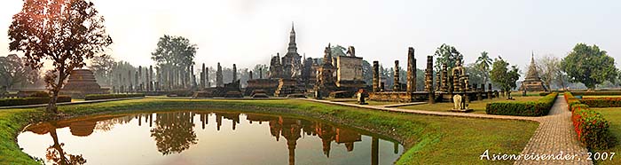 'Wat Mahathat | Sukhtothai Historical Park' by Asienreisender