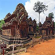 'The Temples of Banteay Srei' by Asienreisender