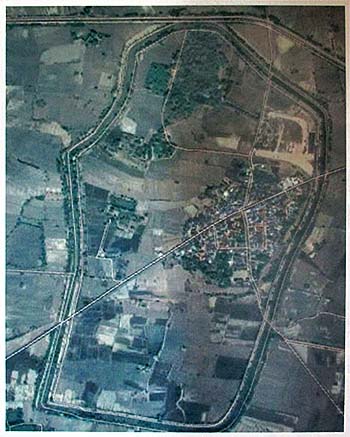 'Aerial Photo of Mueang Fadaet' by Asienreisender